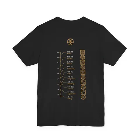 Die 10 Frequenzen und ihre Bedeutung (Rückendruck) – T-Shirt in Schwarz