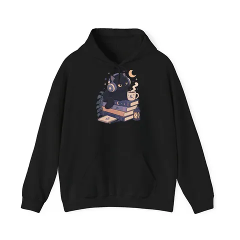 Lofi-Anime-Katze mit Kopfhörern auf Büchern – Hoodie in Schwarz