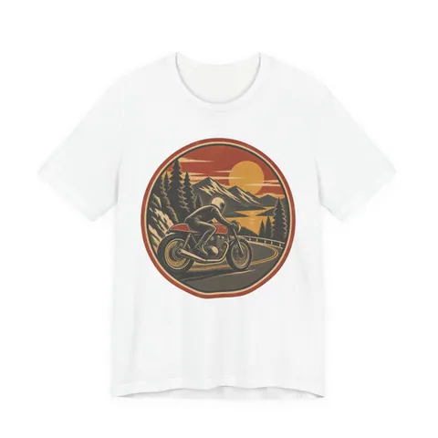 Vintage Café Racer bei Sonnenuntergang – T-Shirt in Weiß